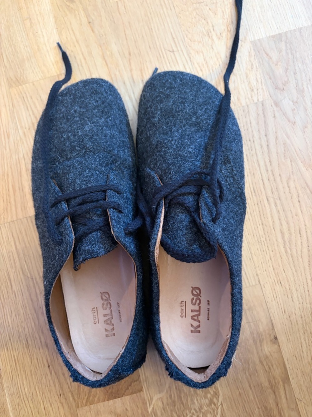 Earth KALSO Gray Wool Lace-Up Flats